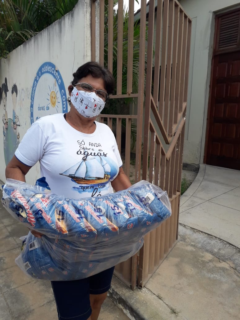5 presidente da ONG Sonho de Criança com produtos doados